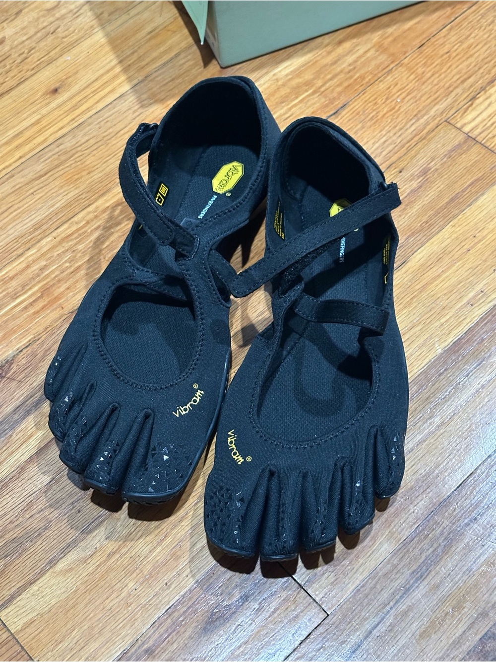 Vibram V-Soul FiveFingers Black Shoes Size 41 WORN ONCE. ACCEPTING ALL OFFERS